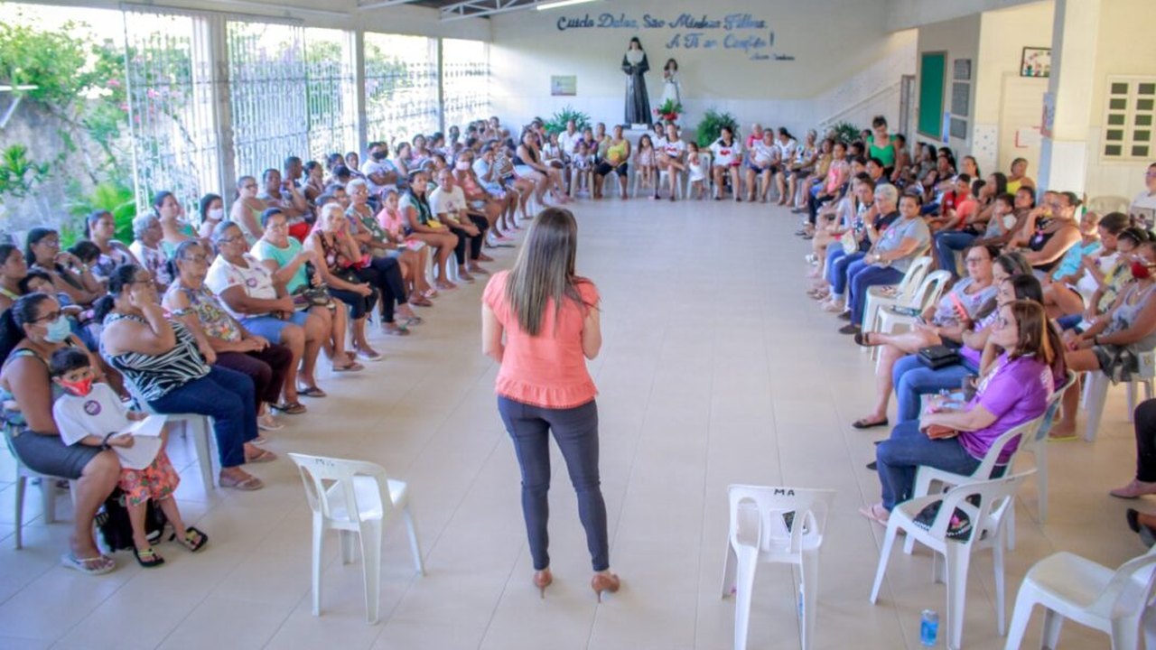 Mulheres de Penedo recebem orientações sobre violência doméstica