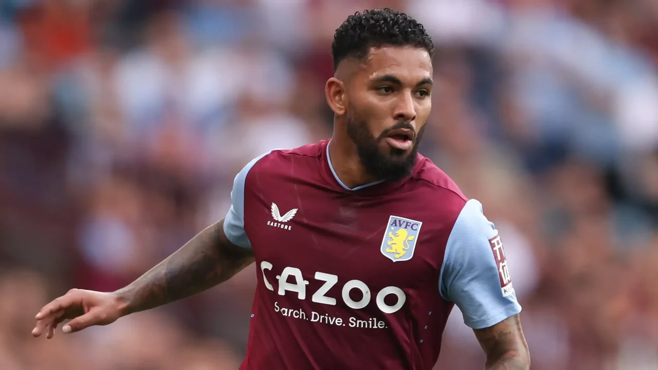 Paquetá falha, Douglas Luiz faz dois, Aston Villa goleia West Ham e quebra tabu no Inglês