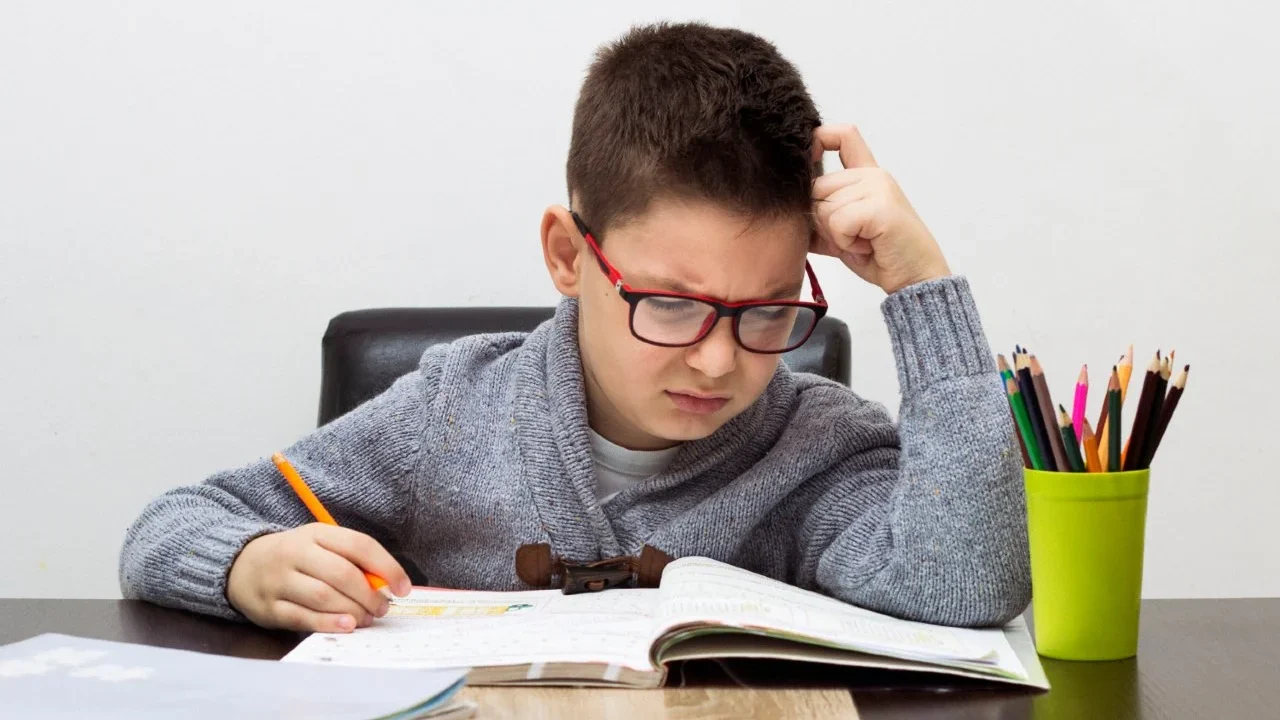 Dislexia: Entenda os principais sinais e impactos do transtorno de aprendizagem nas crianças