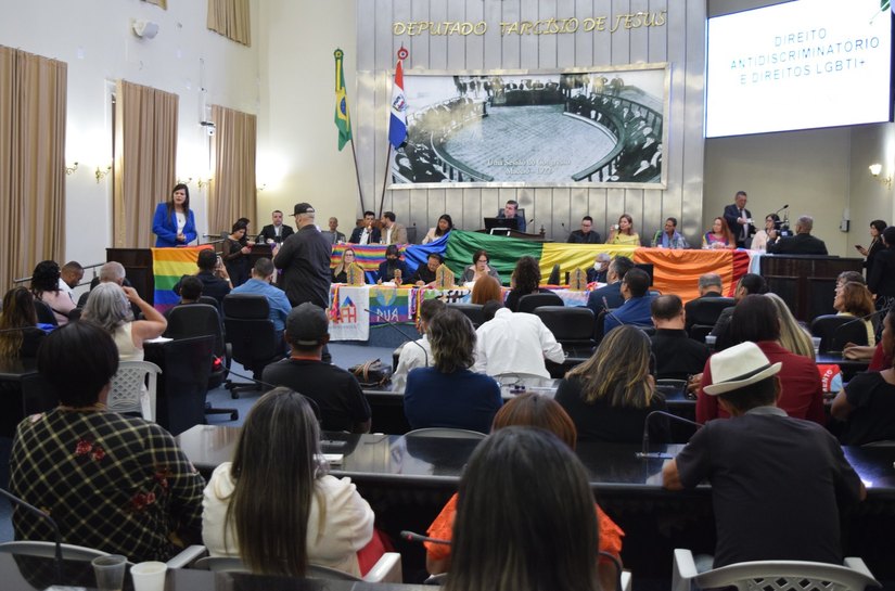 Sessão especial da ALE debate conscientização e políticas públicas para população LGBTQIAP+