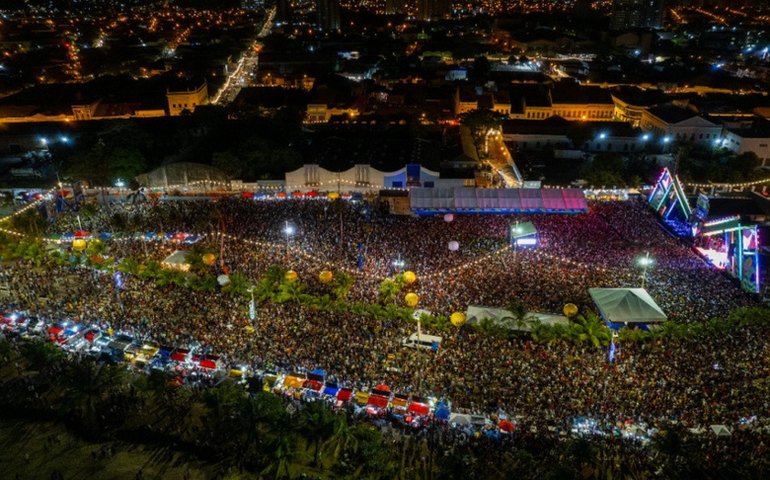 Verão Massayó atrai turistas de várias regiões do país e movimenta a economia do município