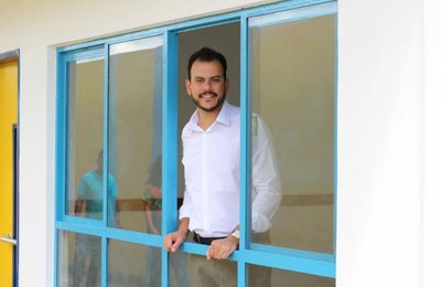 Após novo reajuste salarial, Vice-prefeito reafirma compromisso da gestão com a educação