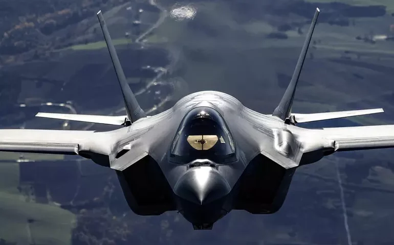 Caças da Rússia violam espaço aéreo da Estônia