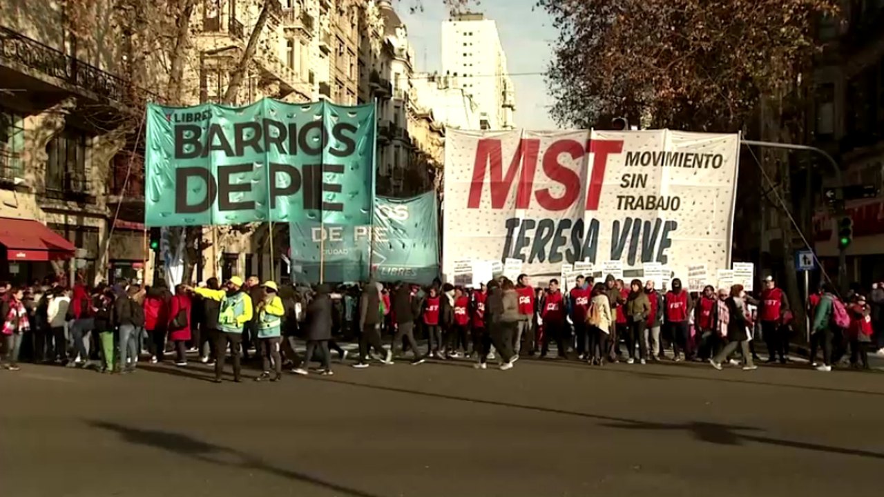 Com peronismo, pobreza cresce e Argentina vive caos econômico