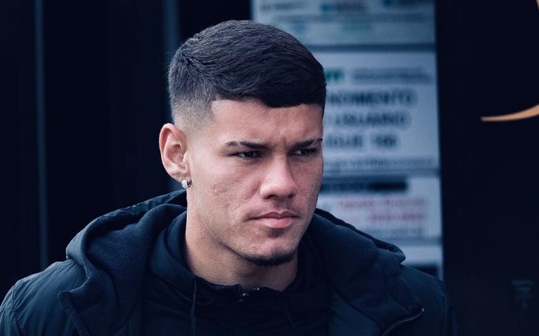 Jogador do Corinthians relata ter feito massagem cardíaca em jovem; áudios revelam dificuldades no socorro