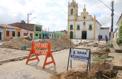 SAAE inicia obra de troca de tubulação no Largo da Matriz, em Marechal