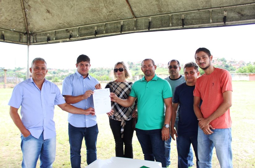 Ordem de serviço de estádio de futebol é assinada em Porto Calvo
