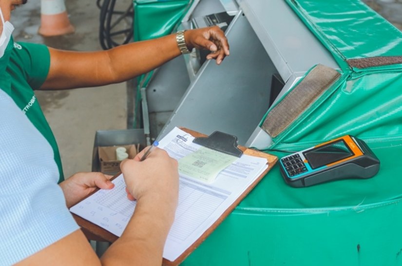 Prefeitura de Santana do Mundaú realiza entrega de uniformes e materiais esportivos