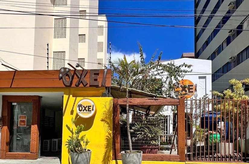 Restaurante Ôxe Maceió reabre em novo endereço com cardápio ampliado e clima de casa