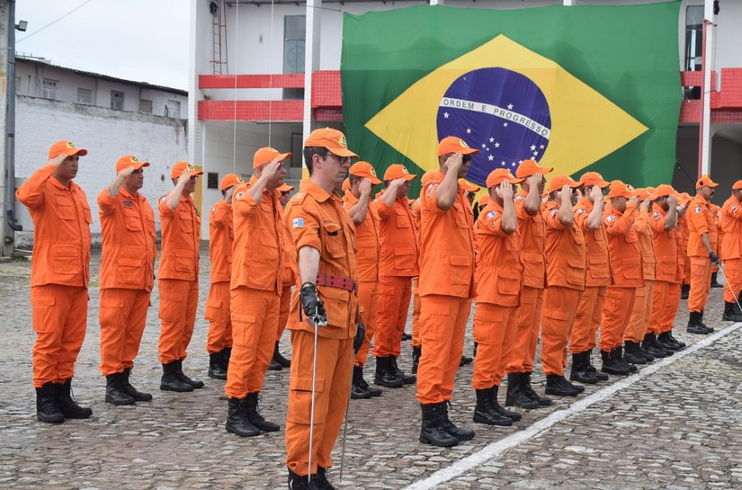 Corpo de Bombeiros inicia maior turma do Curso de Aperfeiçoamento de Praças