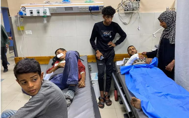 Israel ataca a tiros civis em centro humanitário em Gaza