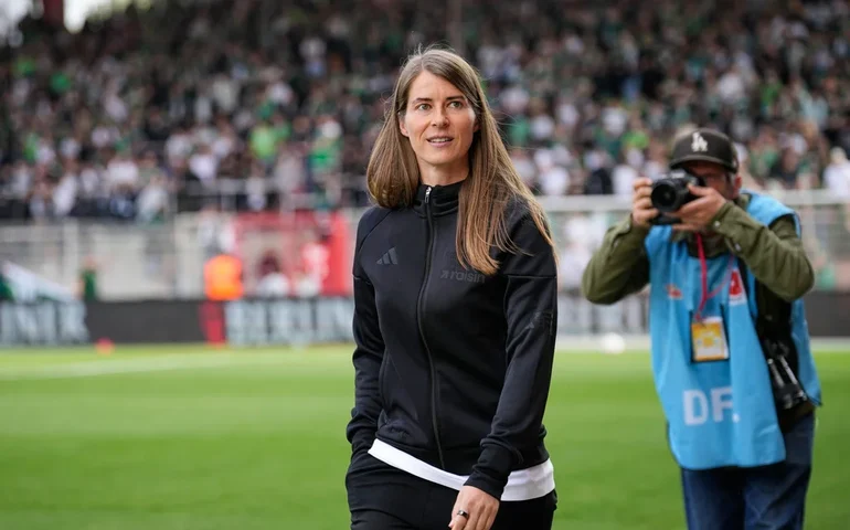 Eta perde primeiro jogo como primeira treinadora feminina da Bundesliga, Dortmund dá chance ao Bayern de selar título