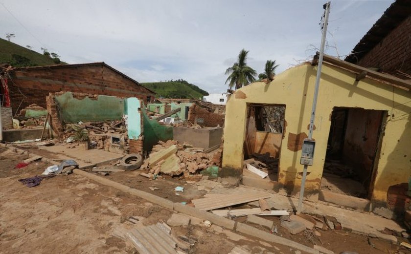 Projeto prevê ajuda para reconstruir casas em área atingida por desastres