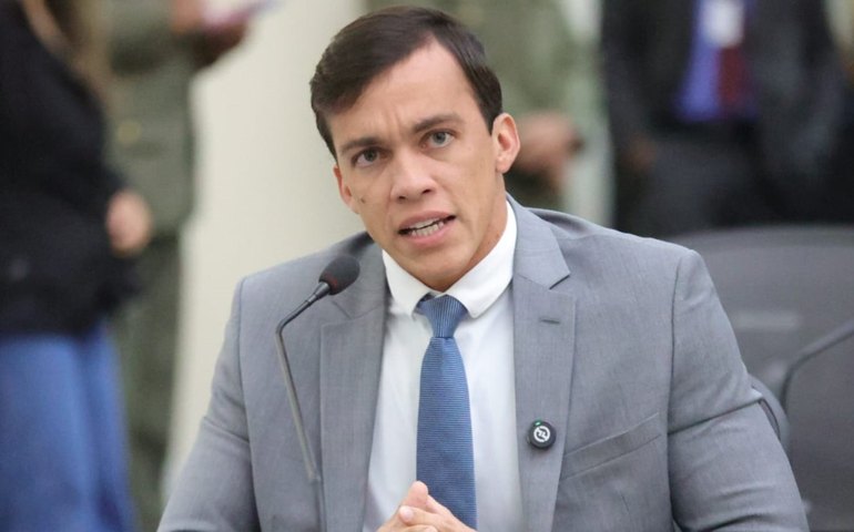 Delegado Leonam cobra punição em denúncias de corrupção na Saúde de Alagoas