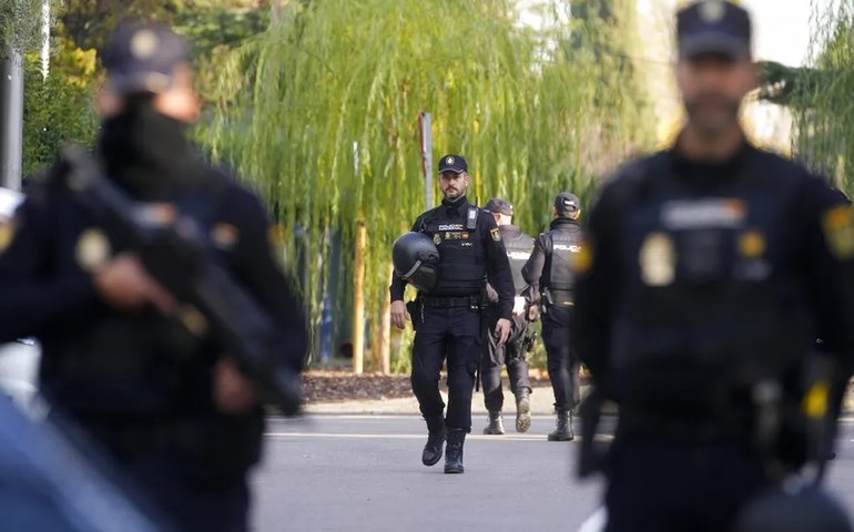Embaixadas de EUA e Ucrânia em Madri são alvo de cartas-bomba