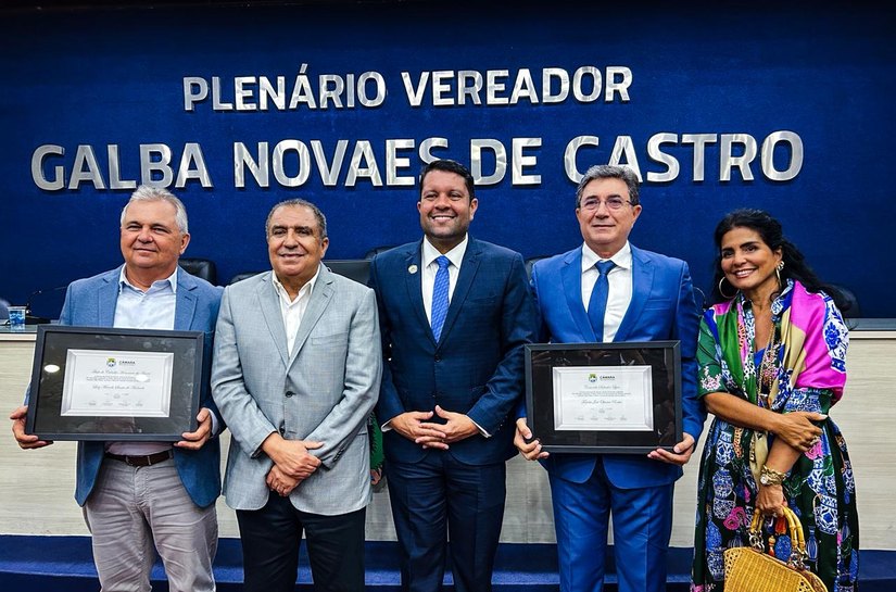 Vereador Allan Pierre homenageia empresários Tarcísio Oliveira Rocha e Luiz Marcelo Andrade por contribuições ao desenvolvimento econômico de Maceió