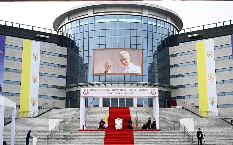 Leão XIV inaugura universidade com seu próprio nome na Guiné Equatorial
