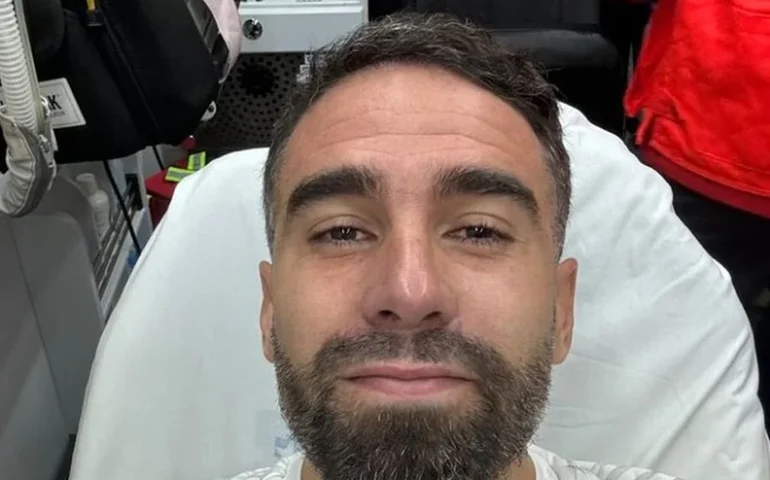 Carvajal passa por cirurgia no joelho e volta ao Real Madrid somente na próxima temporada