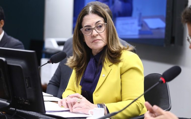 Projeto propõe rede de apoio psicológico e financeiro para mães atípicas e cuidadores