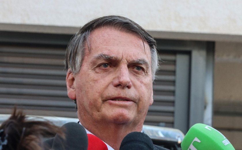 Mídia: ministros do STF e TSE consideram improvável que Bolsonaro reverta inelegibilidade até 2026