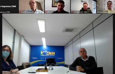 CNM participa de reunião para discutir piso nacional dos enfermeiros