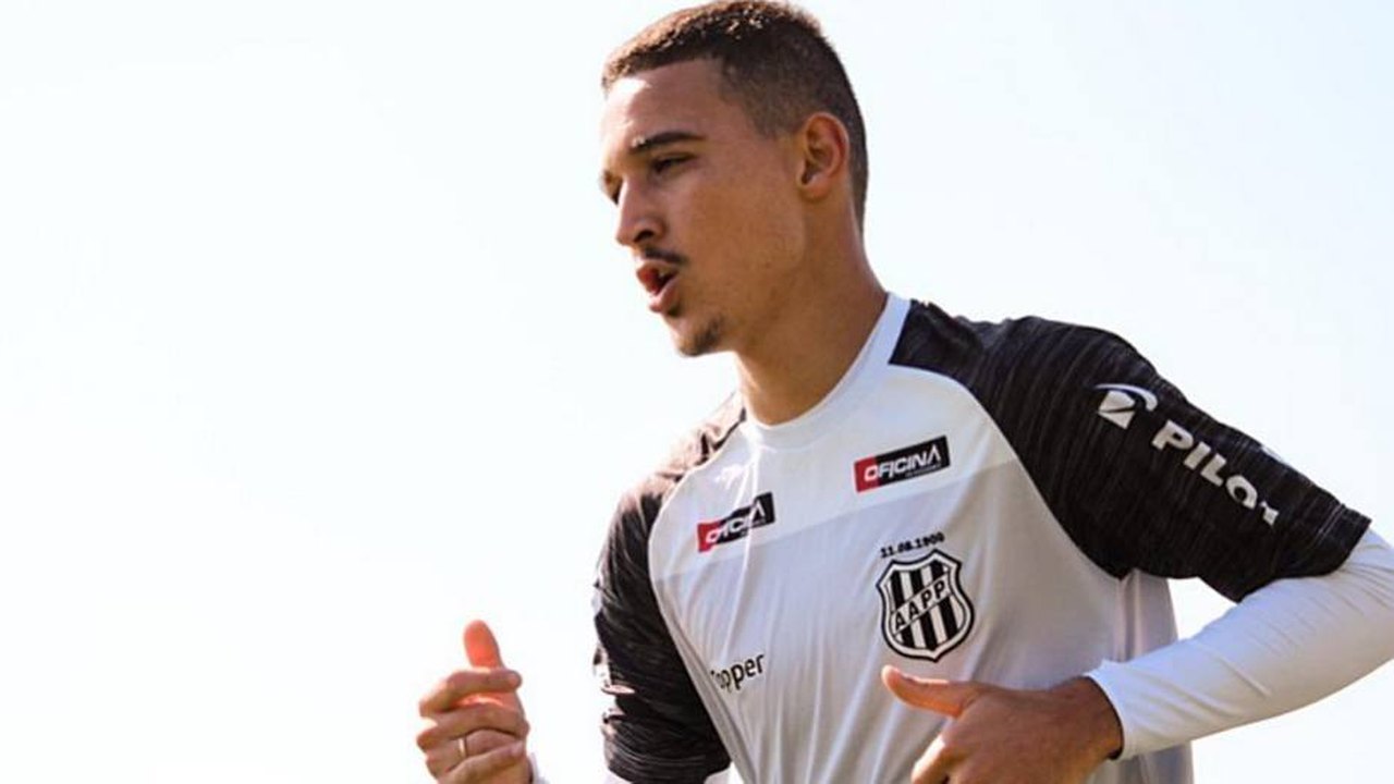 Atacante recebe oferta de clube árabe, mas deve seguir na Ponte Preta
