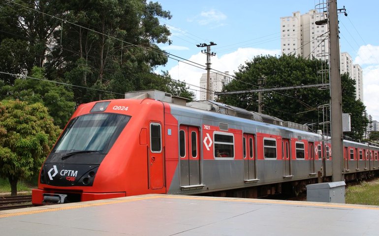 Trens da Linha 11-Coral tem restrições após descarrilhamento, diz CPTM