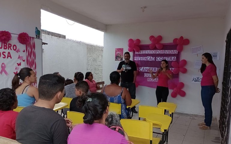 Saúde promove prevenção ao câncer de mama em mulheres e animais