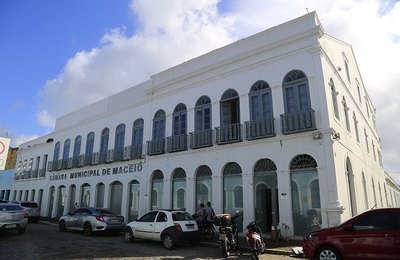 Câmara convoca aprovados em concurso para vagas abertas por desistentes 