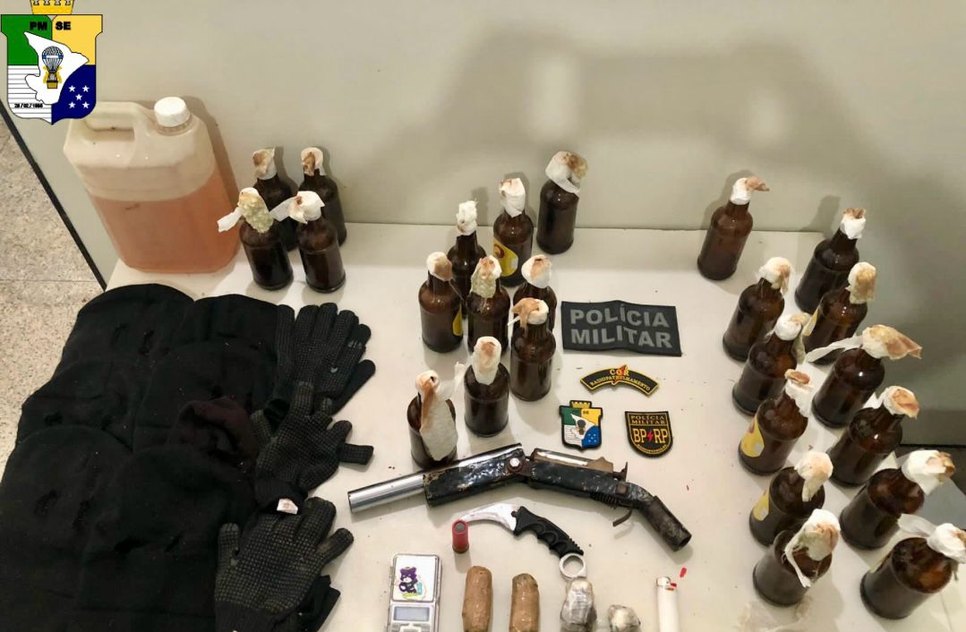 Polícia Militar intercepta tentativa de ação criminosa com apreensão de 25 coquetéis molotovs em São Cristóvão