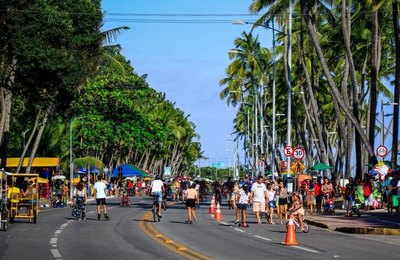 Prefeitura de Maceió promove ação do Outubro Prateado na orla