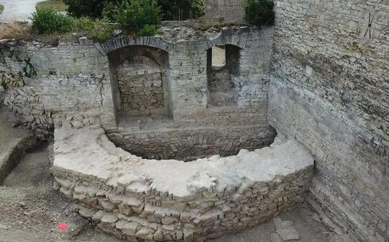 Raro trompete de cerâmica de 200 anos é encontrado na Alemanha