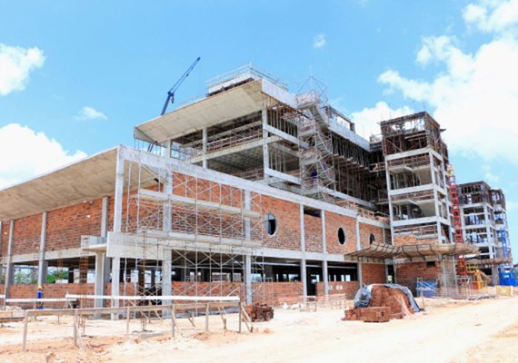 Investimentos em obras do Estado impulsionam admissões na construção civil em 2019