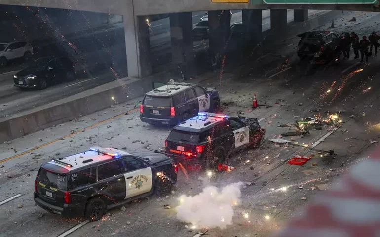 Trump diz que distúrbios em LA foram causados por 'insurrecionistas'