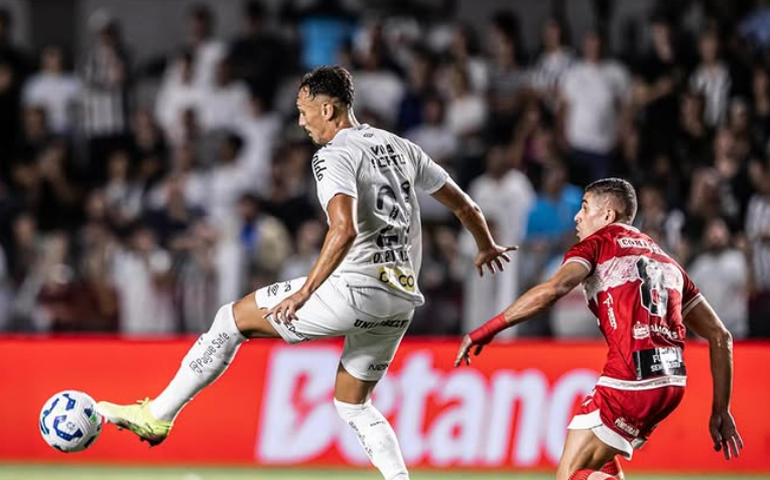Brazão defende pênalti nos acréscimos e Santos só empata com CRB na estreia de Cléber Xavier