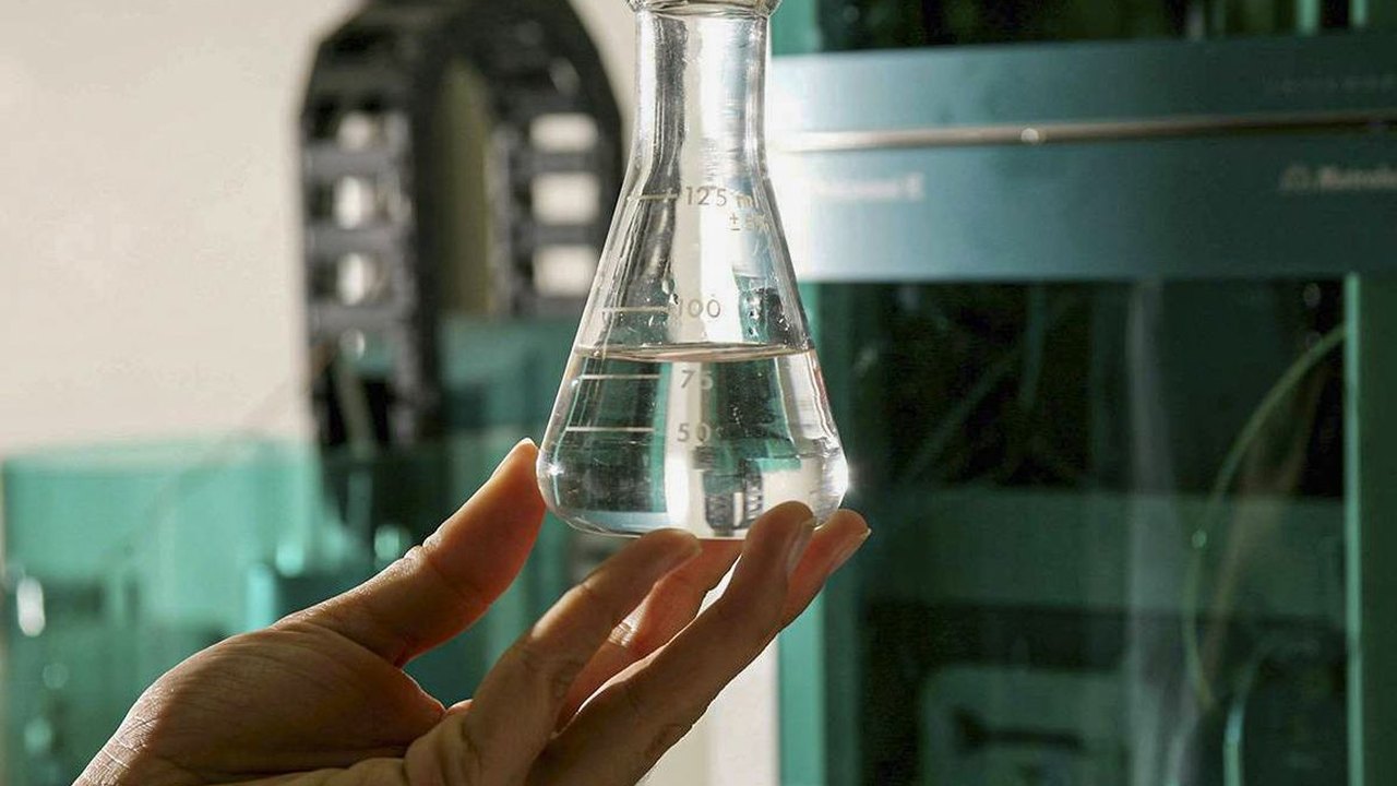 Preço do etanol cai em 13 estados, sobe em 8 e permanece estável em 5 e no DF, aponta ANP