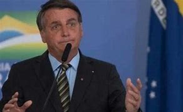 Bolsonaro ataca as urnas durante encontro com embaixadores Bolsonaro ataca as urnas durante encontro com embaixadores