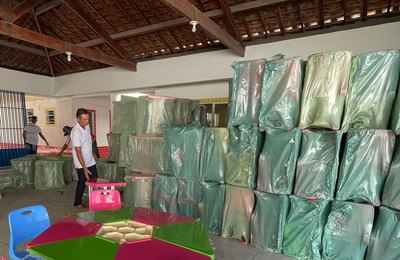 Prefeitura de Anadia adquire novos mobiliários para a educação