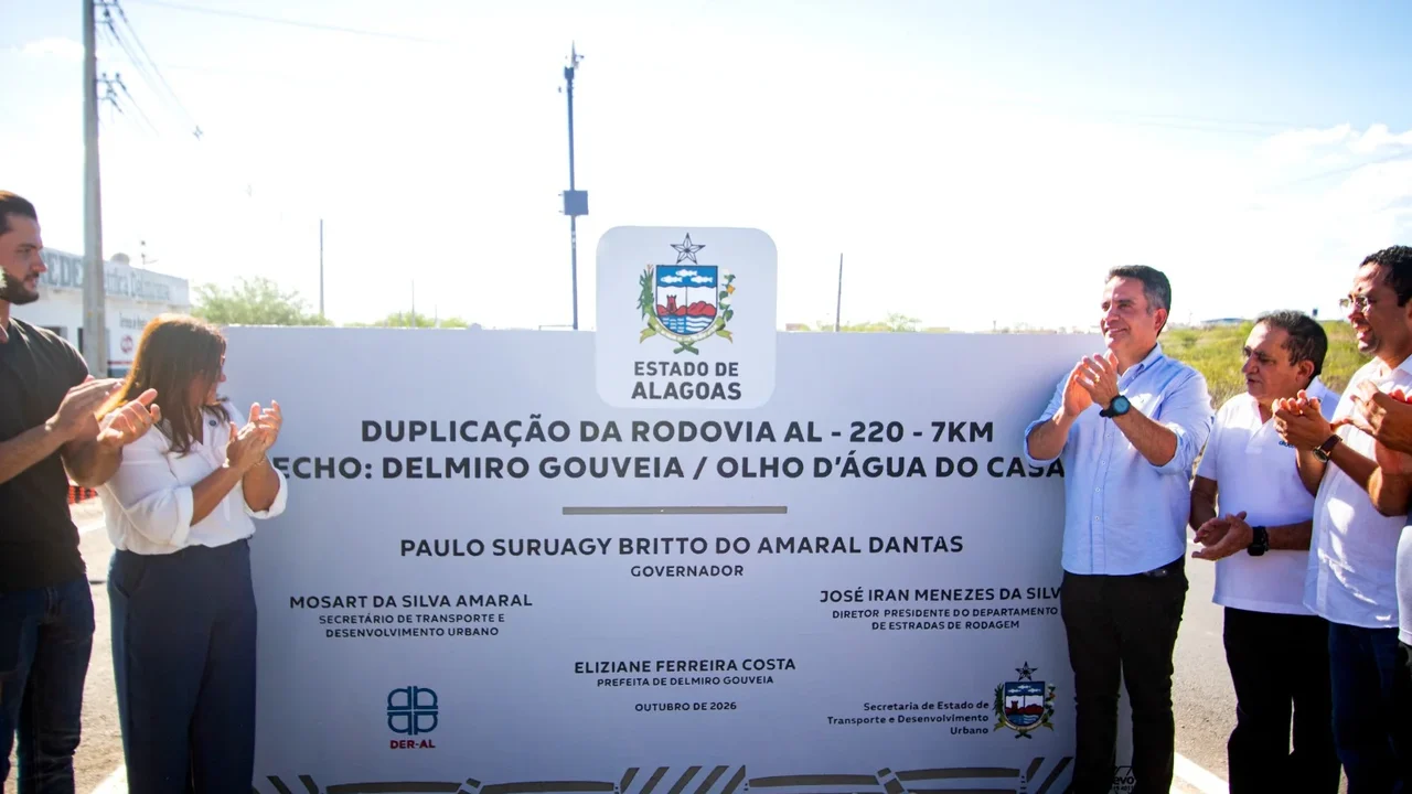 Governo entrega trecho duplicado da AL-220 entre Delmiro Gouveia e Olho D'Água do Casado