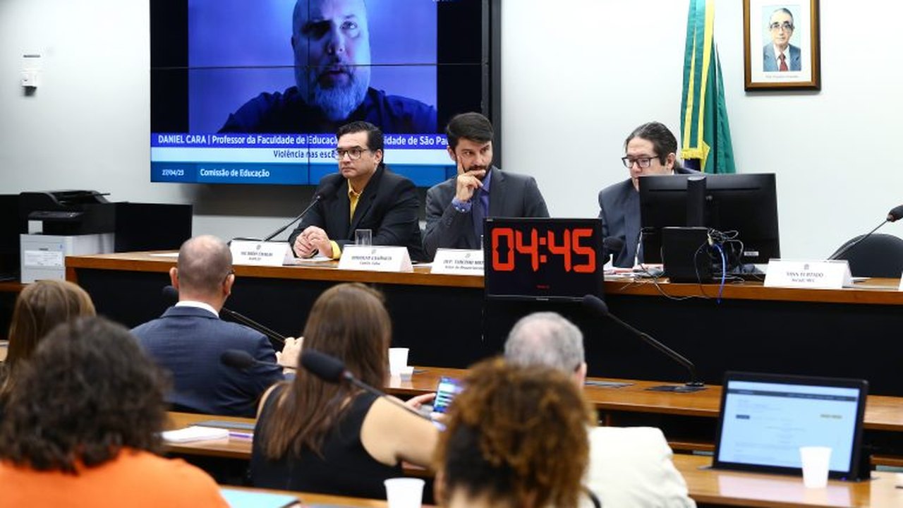 Especialistas defendem mobilização da comunidade escolar e monitoramento da internet contra violência nas escolas