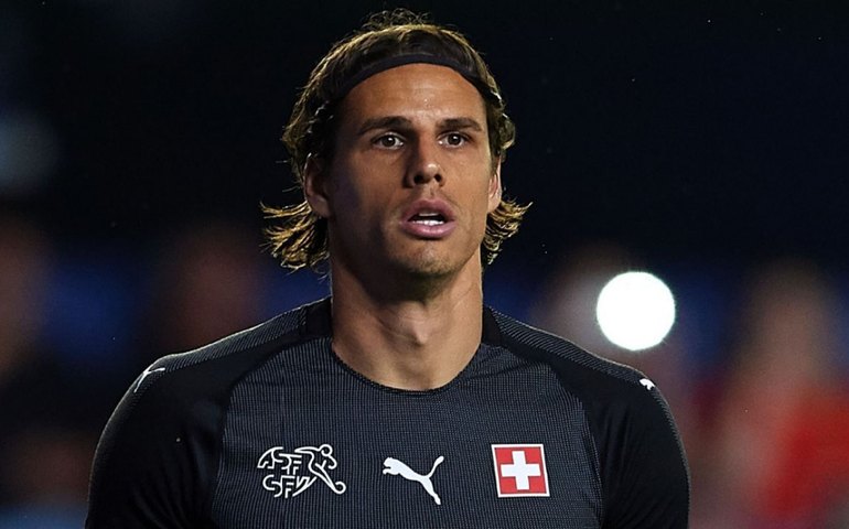 Goleiro da Suíça, rival do Brasil na Copa, se machuca e vira dúvida para o Catar