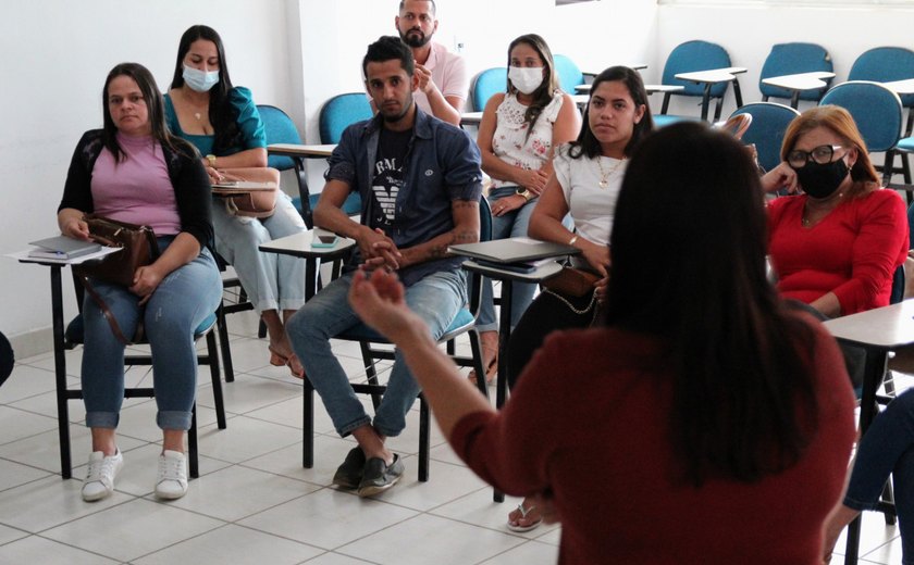 Profissionais da Assistência Social de Coruripe recebem capacitação