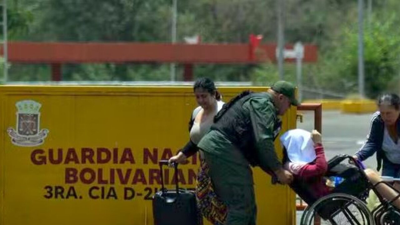 Venezuela fecha fronteiras e barra entrada de ex-presidente mexicano