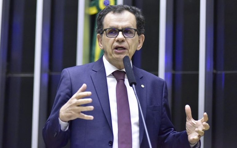 Comissão aprova criação de serviço para identificar idosos desaparecidos