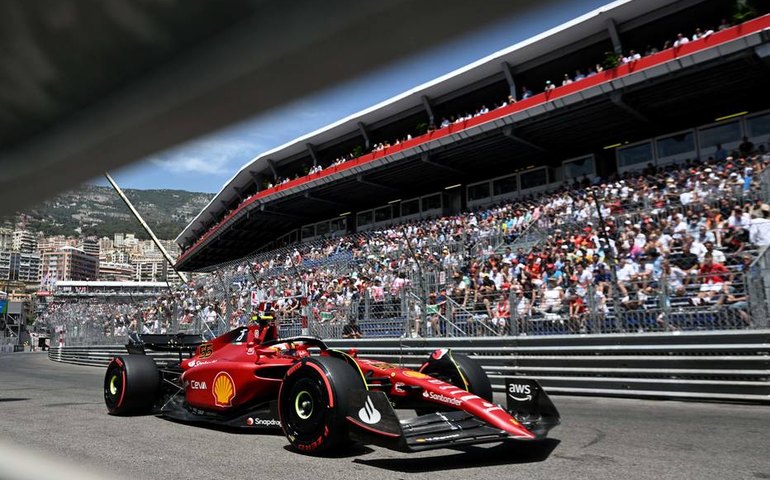 Alinhados, Sainz e Perez explicam acidente no classificatório: ‘Isso é Mônaco’