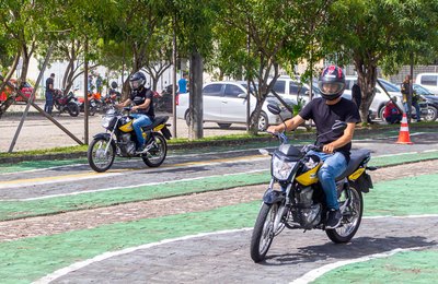 Detran realiza workshop de pilotagem defensiva para motociclistas