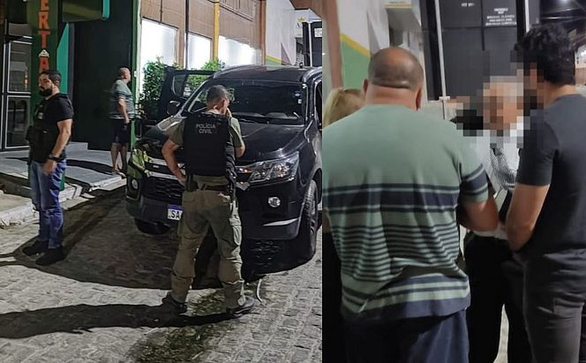 Homem é preso ﻿20 anos após matar o pai idoso com machado
