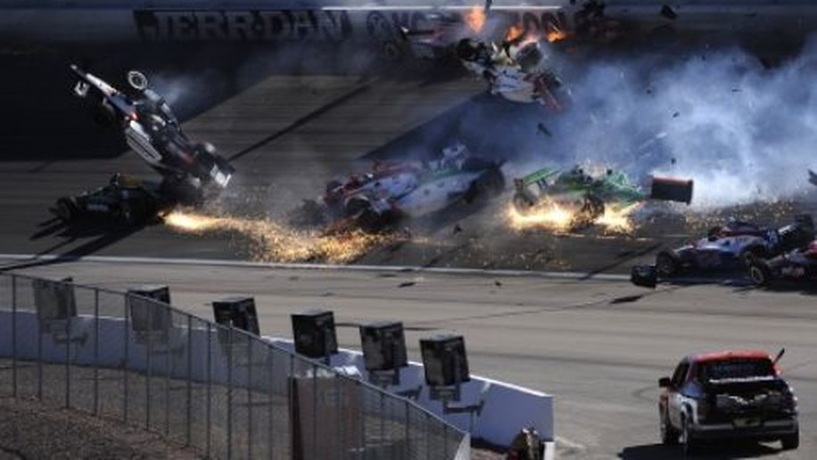 Após acidente grave, Dan Wheldon não resiste e morre