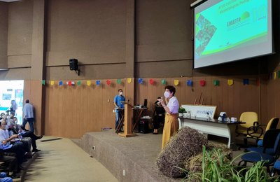 Emater faz palestra sobre assistência técnica para alunos do Cesmac