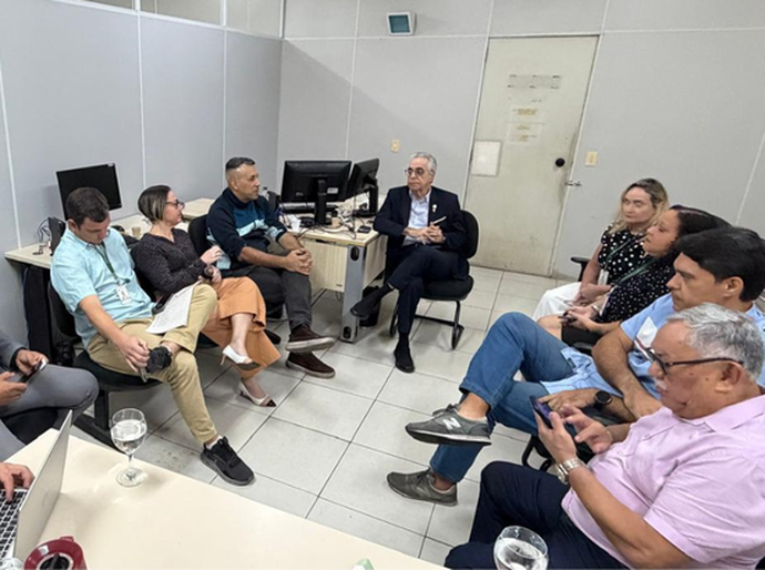 Presidente do TRE/AL se reúne com chefes de cartório da Capital